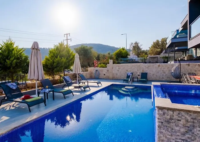 Waterfall 2 Villa Kas