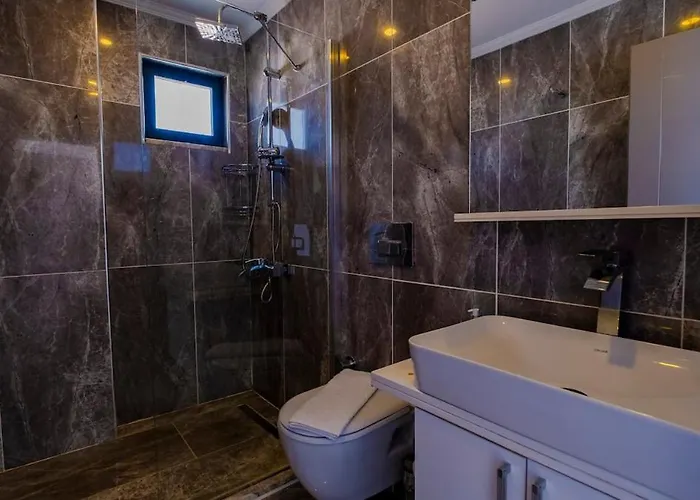 Waterfall 2 Villa Kas